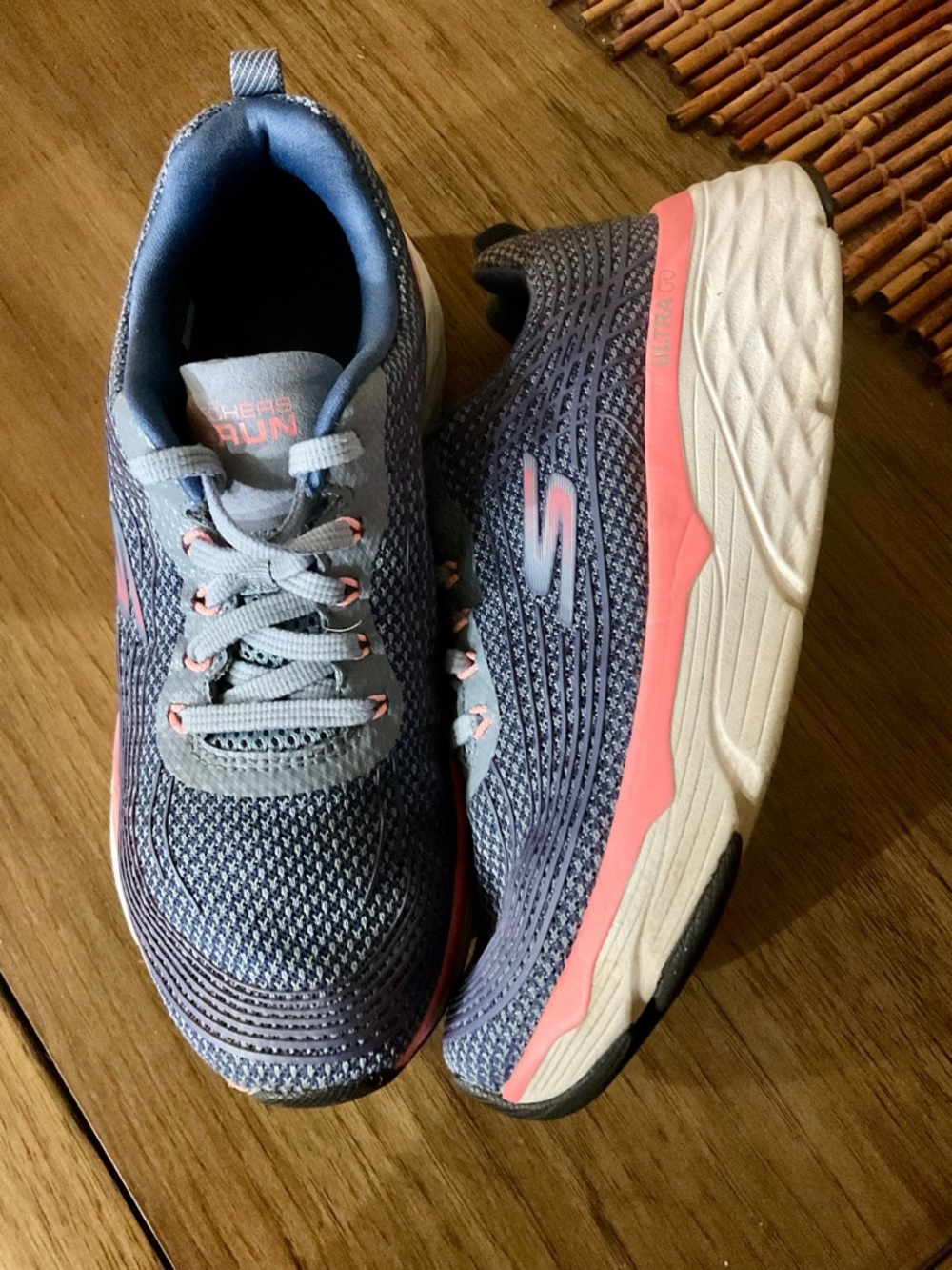 Skechers Ultra Go Max Run Women Shoes Elite Running  Walking - SIZE 8